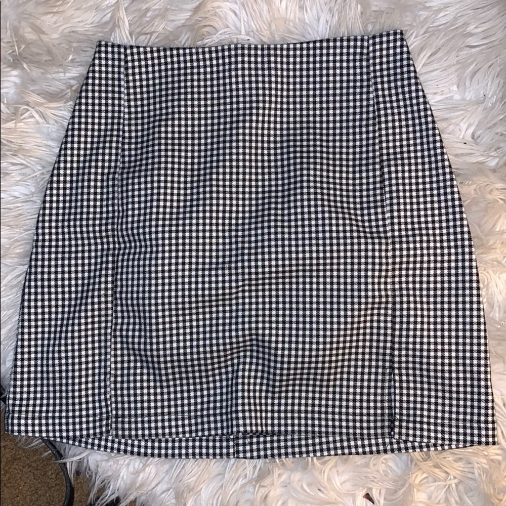 BRANDY MELVILLE PLAID SKIRT